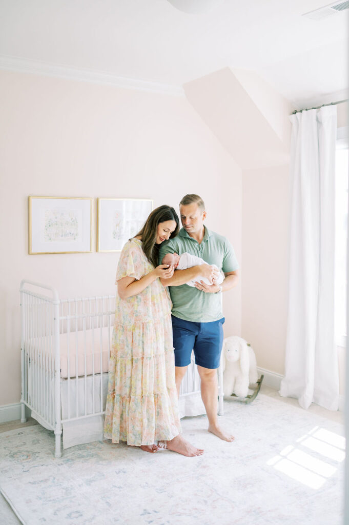 Lindsay Reed is a Nashville Newborn Photographer who specializes in in-home sessions.