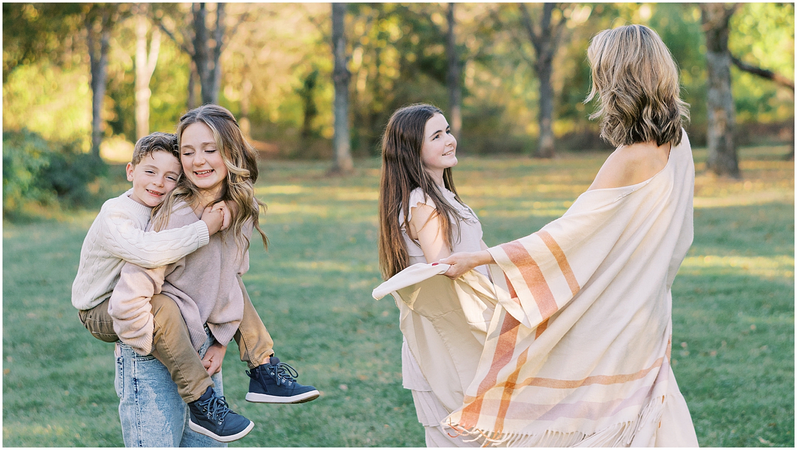 Family photographer fall style guide for fall family photo outfits with Nashville and Franklin, TN photographer Lindsay Reed Photography.