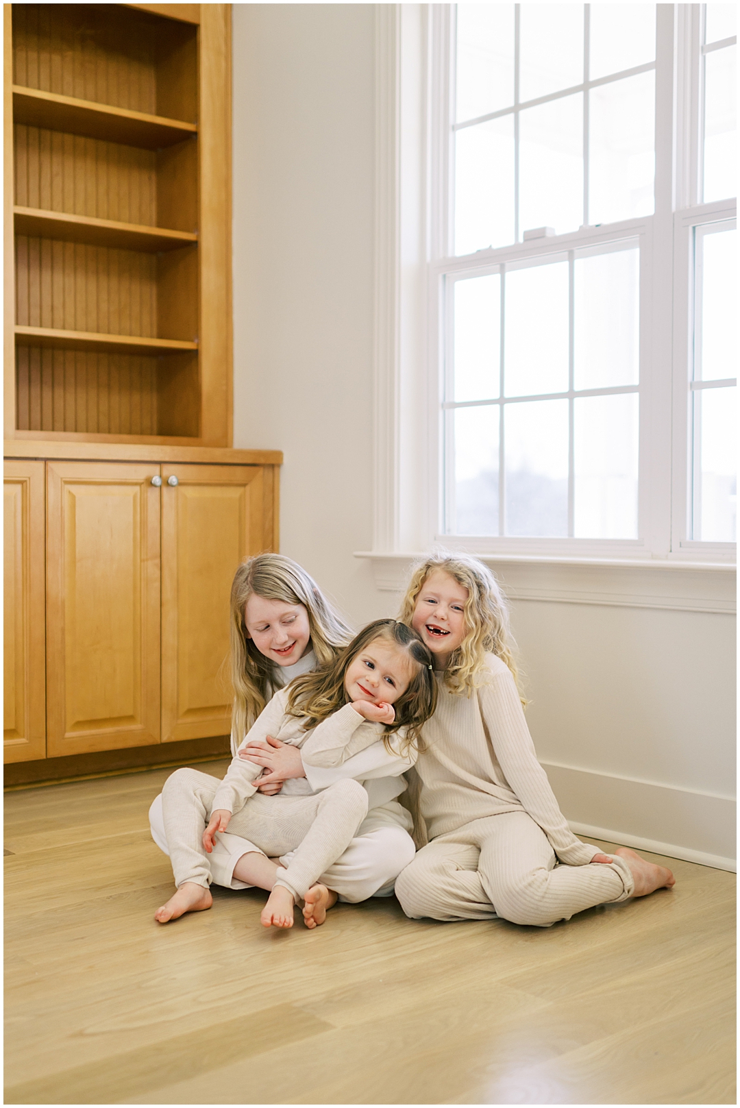 Lived-in lifestyle new home sessions & moving photoshoot inspo – Nashville and Franklin, TN family photographer Lindsay Reed Photography.